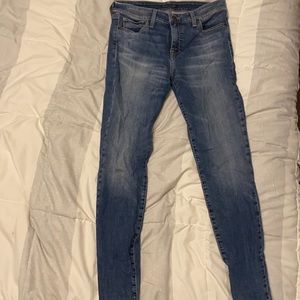 Lucky Brand skinny jeans medium wash!